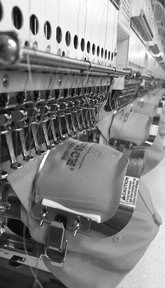 Stickmaschinen besticken Caps