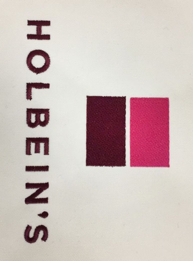 Detailaufnahme der Logo Stickerei von Holbein's