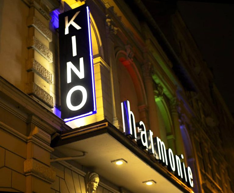 Aussenansicht des Kinos Harmonie Cinema in Frankfurt am Main